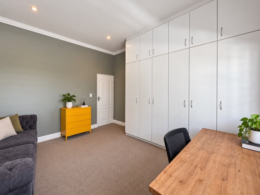 2 Bedroom Property for Sale in Oranjezicht Western Cape